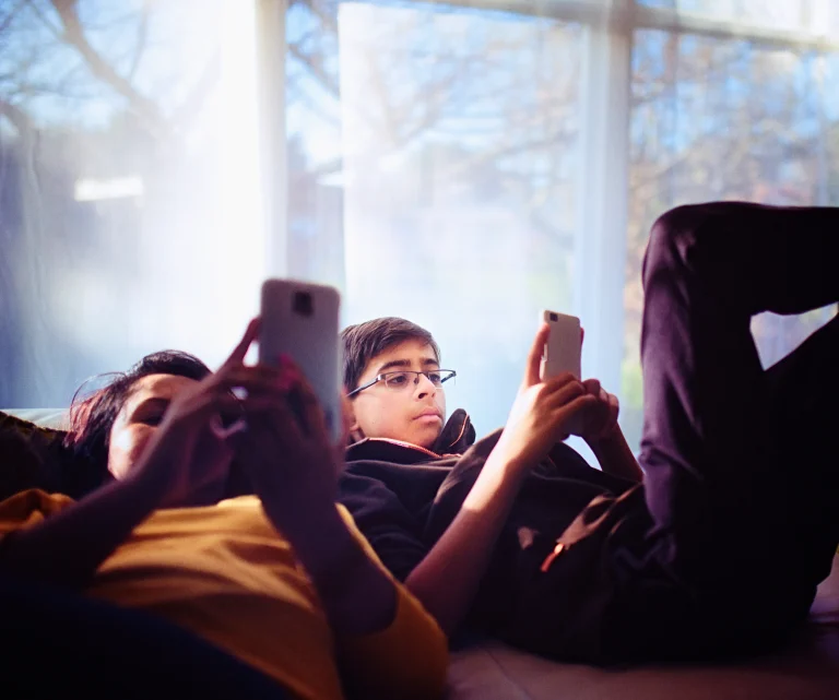 Read more about the article Smartphones Are the New Security Blanket for Kids